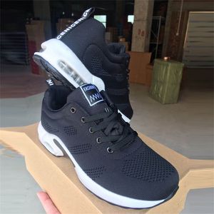 2021 Dames Sok Schoenen Designer Sneakers Race Runner Trainer Meisje Zwart Roze Witte Outdoor Casual Schoen Topkwaliteit W69