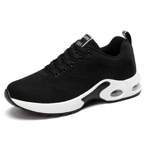 2021 Mujeres Calcetín Zapatos Diseñador Zapatillas de deporte Race Runner Trainer Chica Negro Rosa Blanco Zapato casual al aire libre Calidad superior W79