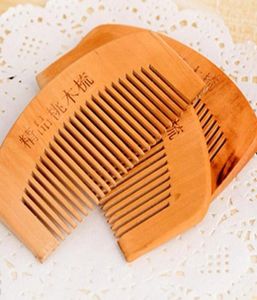 2021 peigne en bois peigne à barbe personnalisée peigne de cheveux en bois gravé en bois gravé pour hommes LX74676111854362510