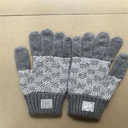 2021hh tricot automne gants de couleur unie designers européens et américains pour hommes femmes écran tactile gant hiver mode mobile smar217K