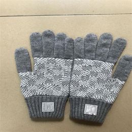 2021hh tricot automne gants de couleur unie designers européens et américains pour hommes femmes écran tactile gant hiver mode mobile smar253g