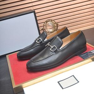 2021hoge kwaliteit formele jurk schoenen voor mannen metalen gesp zwarte lederen schoenen puntige neus heren business Oxfords casual shoessssss