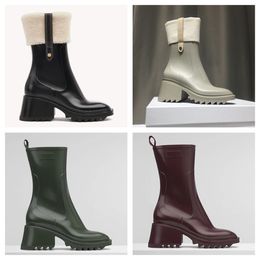 2023 Mujeres de alta calidad Betty Boots Pvc Rubber Beeled Platform Botas de lluvia altas hasta la rodilla Black Impermeable Welly Shoes Outdoor Rainshoes High H