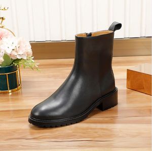 2021New Designer Mode de luxe bottes courtes pour femmes fermeture éclair sans lacets talon de 4 cm haut en cuir véritable banquet chaussures de plein air avec métal