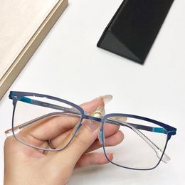 2021New Eyeglass Cadre Femmes Femmes Men de lunettes Cadres Temperament Cadre Cadre des verres d'objectif transparent Oculos avec Case 154