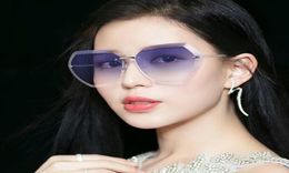 2021New Women039S Lunettes de soleil Ocean Slice Polygonal Fashion Fashion Rimless Metal Money Big Frame Sun High Quality Whole2467815