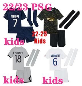 23 24 PSGs voetbalshirts MBAPPE Maillots voetbalshirt 23 PSGs kindertenue set met sokken uniform enfants maillot de foot