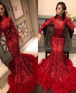 2022 African Black Girl Black Strirly Red Mermaid Prom Vestidos lentejados con plumas Vestidos de noche de manga larga Cust8702215
