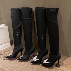 2022 Amina Muadi Bottes Femmes Sur Genou Boot Pointu Mode Talons Hauts Noeud Papillon Noir Bottes De Désert D'hiver Robe De Mariée Chaussures Avec Boîte NO389