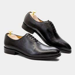 2022 automne hommes chaussures formelles à la main coupe entière Oxford affaires Style européen à lacets pleine fleur en cuir chaussures habillées pour hommes