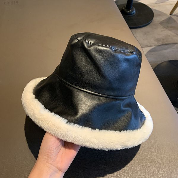 2022 automne hiver seau chapeaux femmes en cuir PU Panama chapeau épais chaud en peluche pêcheur casquette noir haut de gamme tout match bassin chapeau Y220818