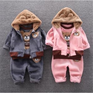 2022 Autumn Winter Nieuwe kindersets jongens en meisjes cartoon pluche beer vest hoodies broek driedelige pak mode Koreaanse kinderkleding trend voor kinderkleding