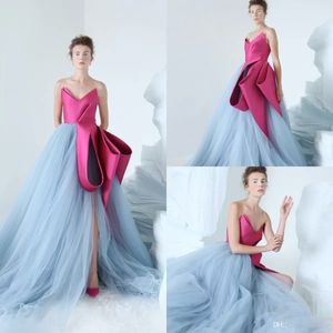 2022 AzziOsta Magníficos vestidos de baile con cuello en V Volantes de lujo Lateral Split Tulle Sweep Train Vestido de noche Ropa de fiesta Vestidos formales por encargo