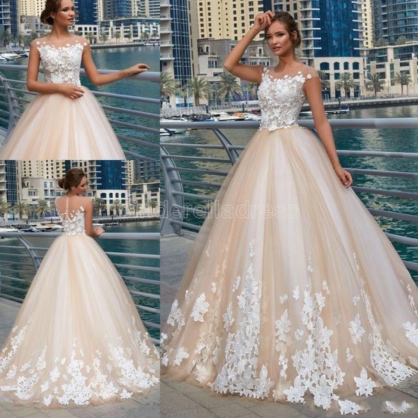 2022 Robe de bal Nude Tulle Overlay 3D Fleur Dentelle Robe de mariée Sheer Neck Longueur de plancher Robes de mariée Champagne Ivoire Vintage Design BC10687