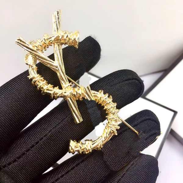 2022 bambou broche or femmes broche luxe Designer bijoux avec lettres décontracté hommes pour cadeaux affaires dames fête