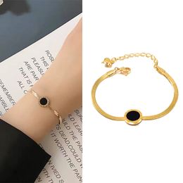 2022 Bracelets pour femmes mode charme en acier inoxydable bijoux africains chiffres romains coquille noire indien femme Bracelet cadeaux de noël fête mariage sur les mains manchette