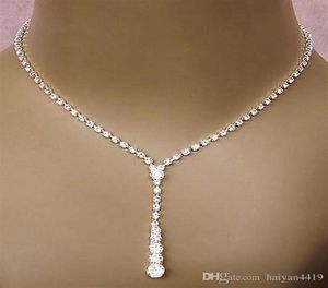 2022 Bling Crystal Conjunto de joyería nupcial Collar plateado Pendientes de diamantes Conjuntos de joyas de boda para novia Dama de honor Mujeres Ac9130382