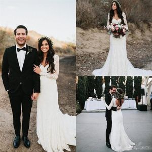 2022 Robes de mariée en dentelle boho Robe nuptiale manches longues décolleté feston de balay