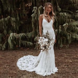 2022 Boho Mermaid Trouwjurken Spaghettibandjes Lace Backless Beach Sexy V-hals Bohemian Bruidsjurken Elegante Vestidos De Noiva314J