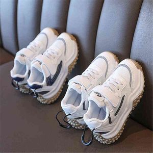 2022 jongens witte sneakers mode ademende mesh casual kinderen schoenen zachte zool niet-slip sportschoenen buiten hardloopschoenen g220527