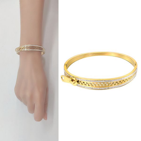 2022 Pulseras para mujeres NUEVA LLEGA A LLEGA DE CACIO CALIDAD COCIONIA Joya de brazalete de acero inoxidable Bijoux Femme Marca de lujo Regalos de Navidad de la marca en las manos