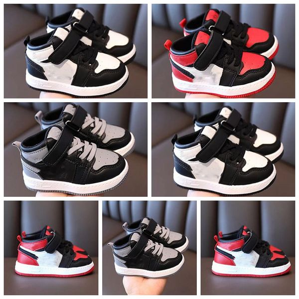 2022 Niños de la marca Zapatos infantiles Primeros caminantes Zapatillas de deporte cómodas para niños Tela de algodón de diseño Niños pequeños Niñas Niños pequeños Rojo Blanco Gris Zapatillas de deporte transpirables para bebés 20-30