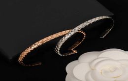 2022 Брендовые ювелирные изделия из стерлингового серебра 925 пробы, женский браслет-манжета из розового золота, роскошный тонкий браслет с дизайном для свадьбы, помолвки Bracele8231743