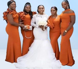 2022 Burnt Orange Mermaid Bruidsmeisje Jurken Long Black Girl Bruidsmeisje Jurk Ruches Elastic Satin Wedding Party Plus Size Maid O8732762