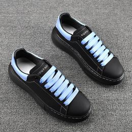 2022 Business Trouwschoenen Nieuwste Comfort Ademend Anti-geur Vamp Little Sneakers Zomer Ronde Teen Fit Light Male Casual Loafers