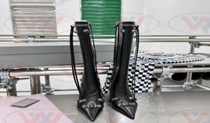 2022 Cagole Boots Metal Nail kan het Jaar039S worden genoemd Mooester kleurafgifte Trend Fashion Size35408773686