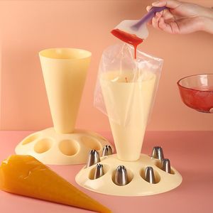 2022 Carrot Cake Piping Bags Rack Pastry Bags Holder voor eenvoudige vullende spuitmondstuk Decoreren Tips Stand bakaccessoires