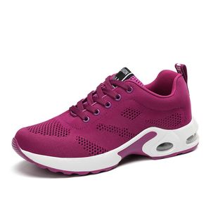 2022 Casual Plus Taille Femmes Chaussures Coréen Étudiant Coussin Fond Mou Respirant Casual Running Shos Flying Tissé Chaussure De Sport Femmes M2024