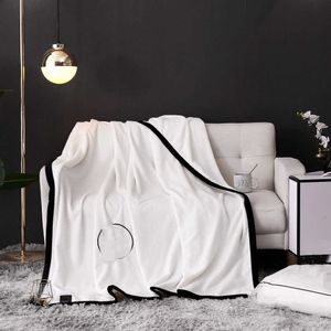 2022 CH en NEL H Letter Dekens Zachte faux wollen Bont sjaal sjaal Winter Warm Sofa bed auto flanel fleece gooi dekens dubbele queen size kantoor dutje quilt dropshipping