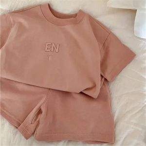 2022 Enfants Designer Vêtements Ensembles Mode Été Garçons Filles Chemises Et Shorts O-cou Coton Survêtement De Luxe Enfant Vêtements Lettre Sportsuit Bébé Enfants Tenues Ensemble