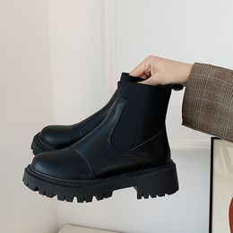 2022 grosses bottes femmes chaussures d'hiver en cuir PU bottines noir femme automne Chelsea bottes mode plate-forme chaussons
