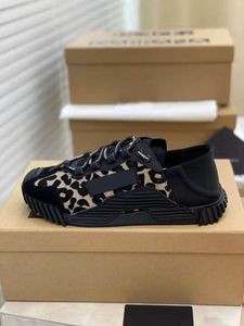 2022 Klassieke Dames Jurk Schoenen Designer Lace Up Running Sneakers Lederen Retro Wild Outdoor Lichtgewicht wandelen Wandelen Flats 35-41 met doos