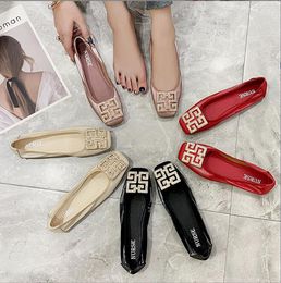 2022 Classic Shallow Square Toe Flats Zapatos casuales Mujer Letras de metal Slip comfort Black For Lady zapatos planos 833