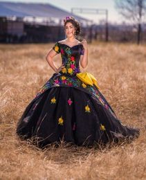 2022 Country Zwarte Mexicaanse Quinceanera Jurken Sweetheart Baljurk Kleurrijke Bloemenborduursels Off-Schouder Met Mouw Sweet 15 6734587