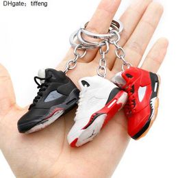 2022 Creatieve ontwerper 3D Sports Sneaker Shoes Keychains Men Women Mini Cute Basketball Key Chain Car Keyring Bag Pendant Gift Multi Colors