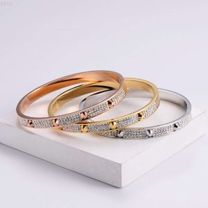 2022 Creatieve roestvrijstalen nagelarmband Temperament diamanten armband Dames best verkopende sieradenarmband