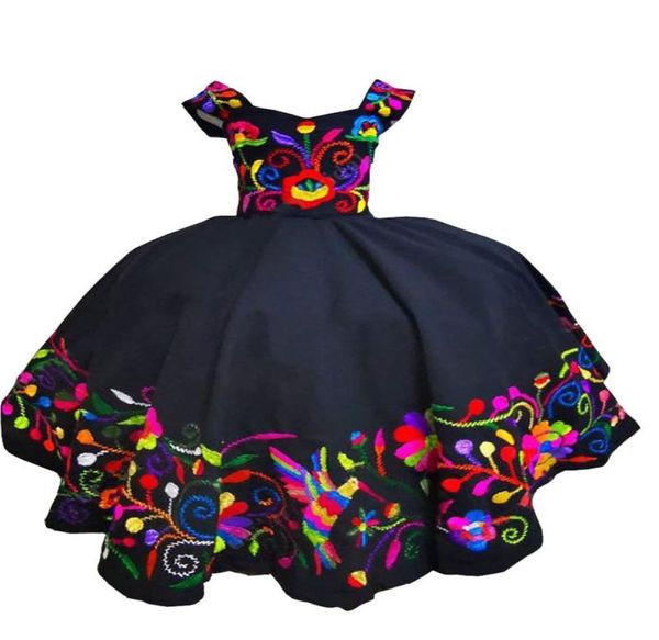 2022 Lindo negro Mini Quinceañera Vestidos de desfile Vinatge bordado fuera del hombro Vestido de bola de satén Puffy Little Girls Occas4641366