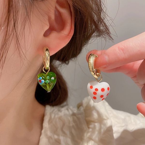 2022 Dangle Chandelier New Colored Glaze Heart Drop Earring Azure Stone Green Crystal Love Pendant Boucles d'oreilles pour femmes Français Vintage
