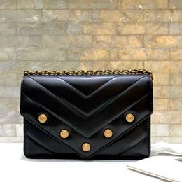 2022 Sac de designer 5A Designers Nouveau style Sacs pour femmes Importation en peau de mouton Rivet à chevrons Le corps se sent bien Un simple pra universel