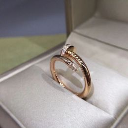 2022 Designer Bandringen Ring For Women Men Zirconia Betrokkenheid Titanium Steel Wedding Rings Sieraden Geschenken Mode -accessoires Hot
