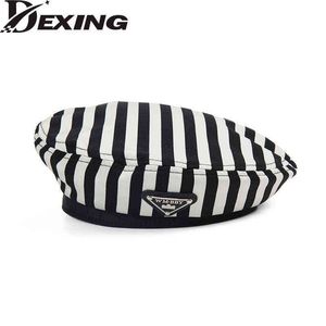 2022 Designer Black White Striped Beret For Women Fashion Retro Painter Hat Wholesale J220722