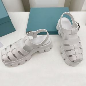 2022 Designer Mousse Caoutchouc Sandales Femmes Plateforme Sandale Rétro Chaussures De Plage Avec Triangle Métal Diapositives Noir Blanc Pantoufle D'été Avec Boîte 35-41 NO248