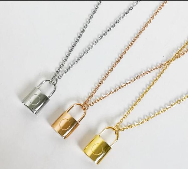 2022 Bijoux de créateurs Femmes Pendentif Collier Gold Lock Pendentif Collier pour hommes élégant chaîne en argent collier et boucles d'oreilles bracelets costume