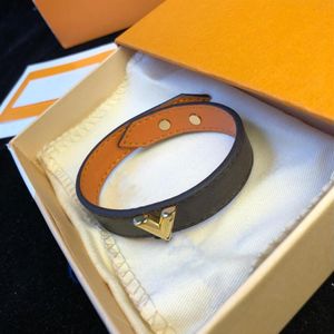 2022 Designer Sieraden Vrouwen Lederen Charme Armbanden Paar Sieraden Liefdesbrief Armband Eenvoudige Armbanden Charm gift3005