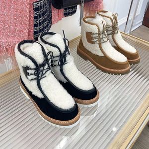 2023 Designer Luxe Harige Enkellaarsjes Damesmode Herfst Winter Gesplitste Wol Koude Bescherming Casual Schoenen Dame Vintage Triomfboog Dikke Bodem Martin laarzen