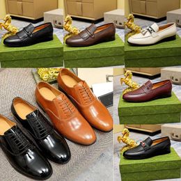 2023 Mocassins pour hommes de créateurs Sandales d'affaires britanniques Luxe G Famille Boucle en métal 100% Cuir Lazy Beanie Chaussures à enfiler Couvre-orteils Tête ronde Sandale plate carrée